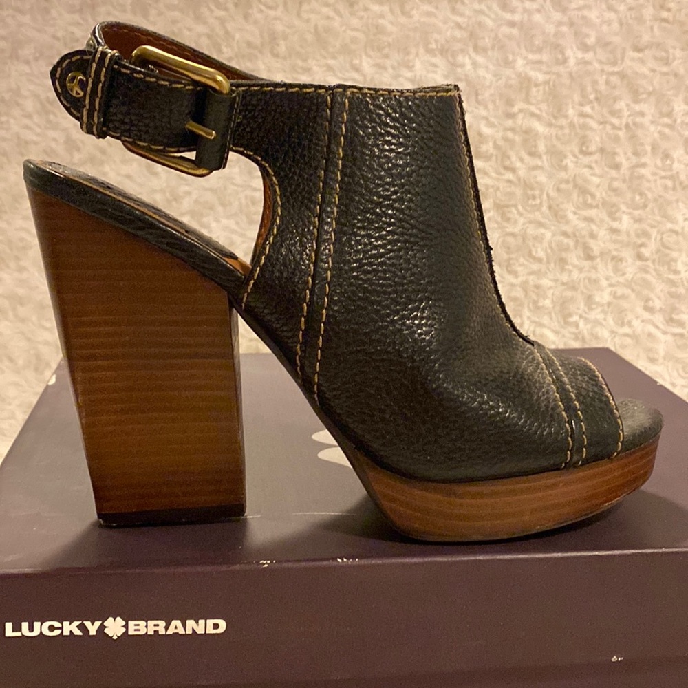 LUCKY BRAND - LIKE NEW 9.5